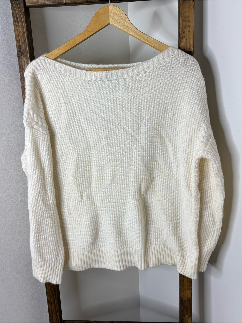 Ann Taylor Classic Cream Knit Women's Sweater Size M